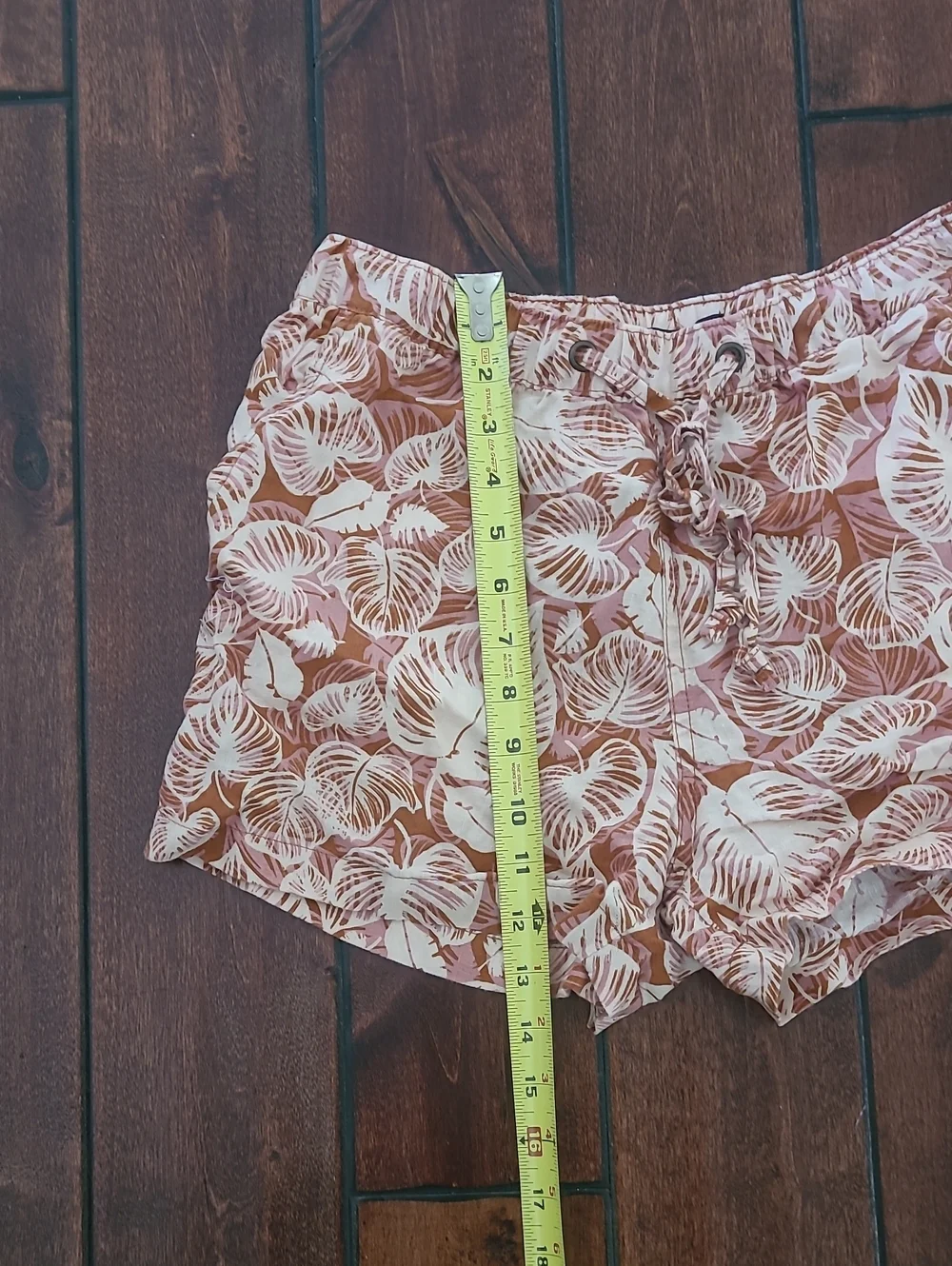 Tahari Linen Women’s Clay Colored Floral Drawstring Shorts Size S